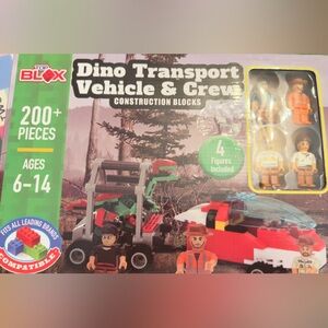 Dino Transport Vehicle & Crew Building Set